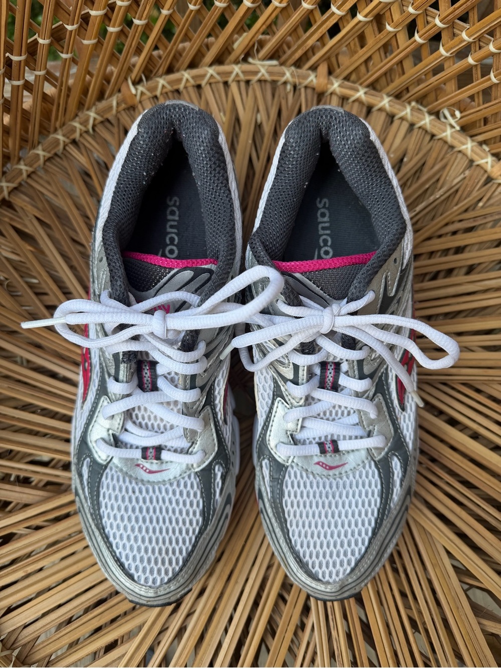 Saucony White, Silver & Pink Women's Running Shoes 9.5 - Picture 6 of 10